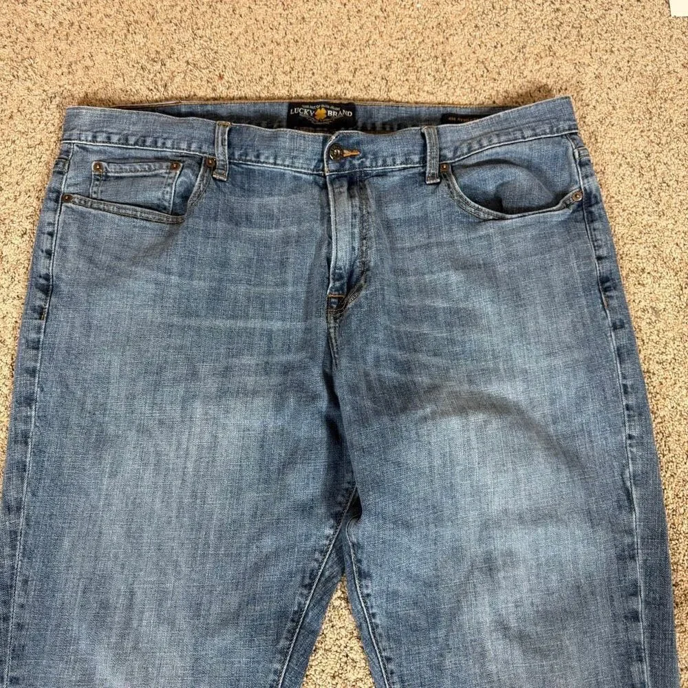 Lucky Brand Men’s 410 Athletic Fit Light Medium Wash Jeans‎ Size 42X32